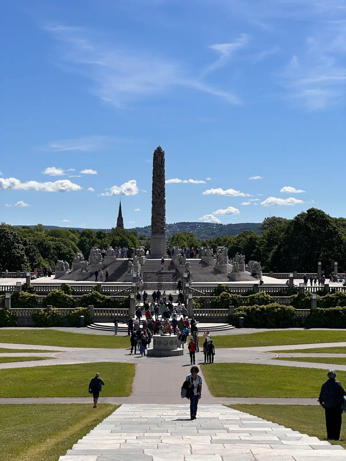 walking-tour-vigeland